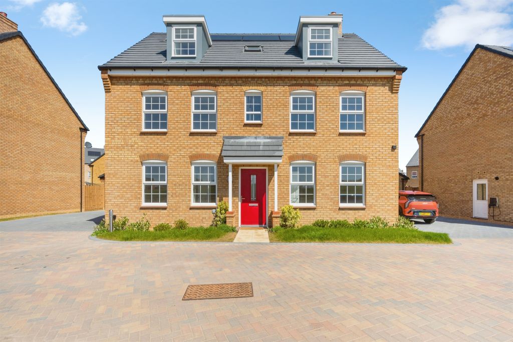 5 bed detached house for saleBluebell Road, Wixams, Bedford MK42