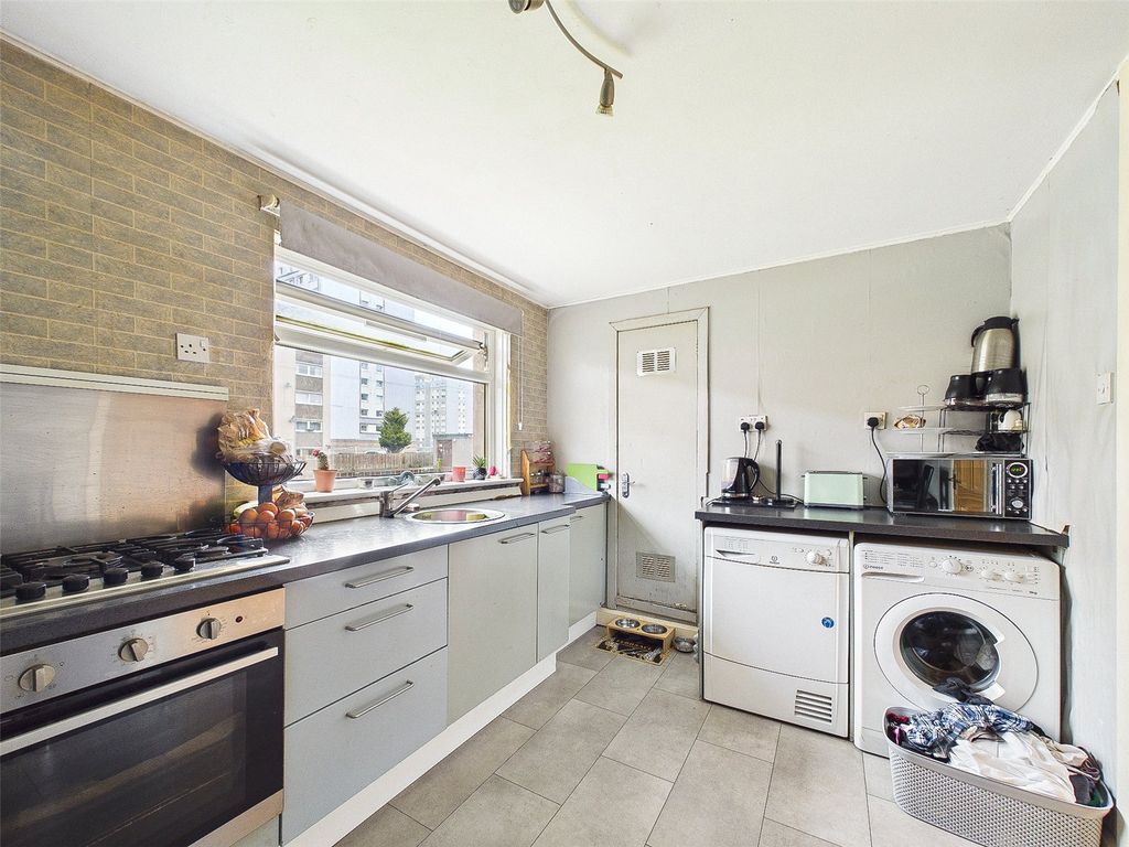 Additional image 3 of 3 bed flat for saleCalder Grove, Sighthill, Edinburgh EH11