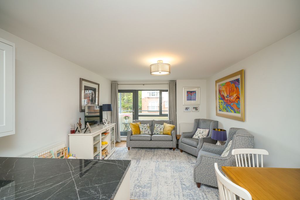 Additional image 6 of 2 bed flat for saleStag Lane, Berkhamsted HP4