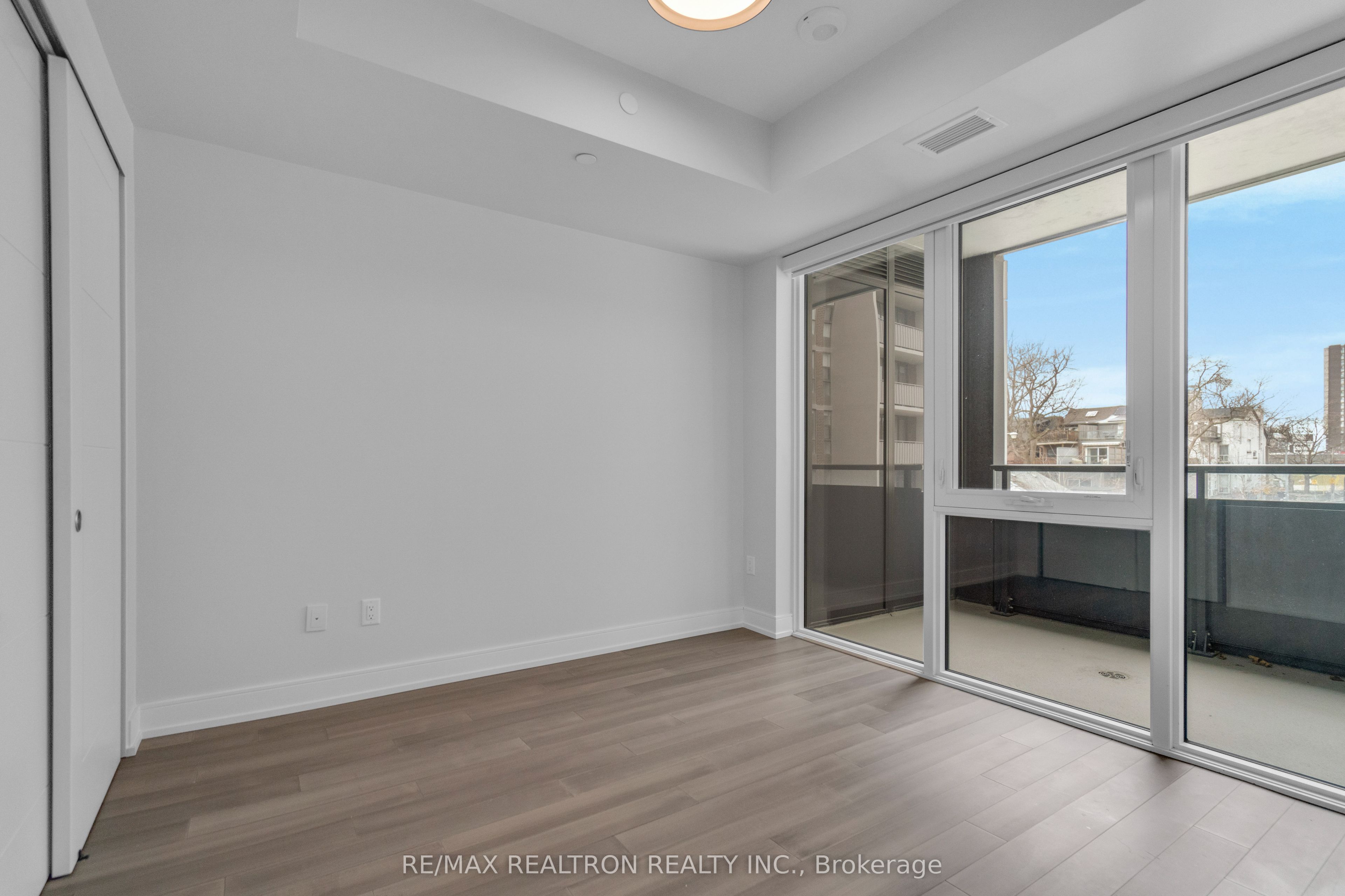 Additional image 6 of 205-664 Spadina Avenue, Toronto, ON, M5S 2H7