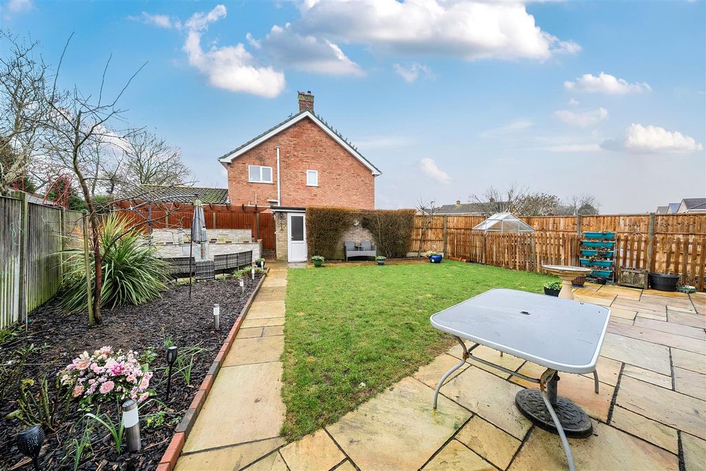 Additional image 16 of 4 bed detached bungalow for saleAspen Avenue, Bedford MK41