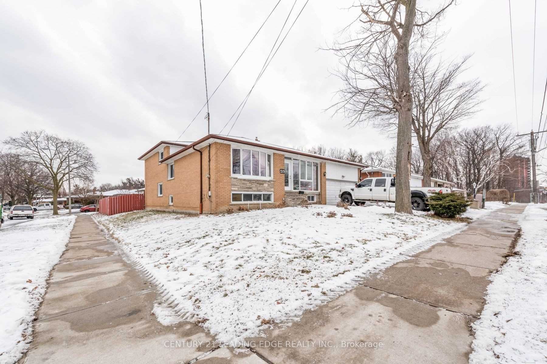 Additional image 3 of 213 Grandravine Drive, Toronto, ON, M3J 1B9