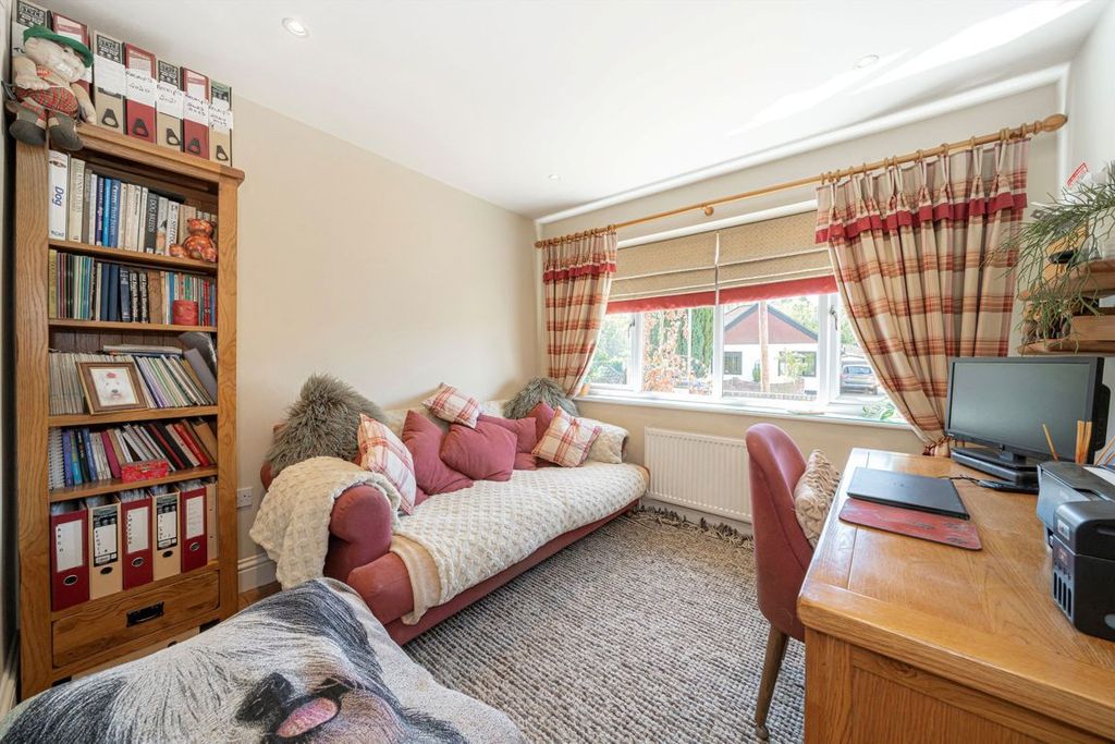 Additional image 8 of 4 bed detached house for saleCommon Lane, Addlestone KT15