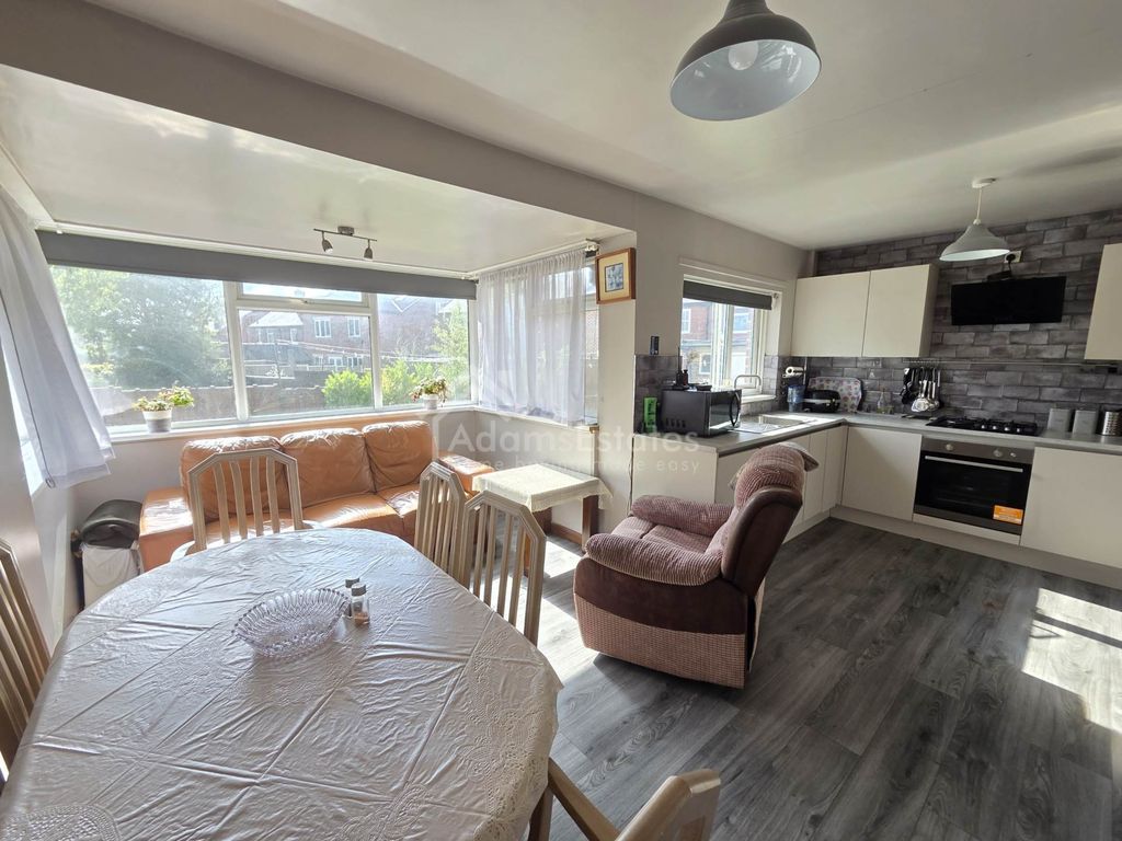 Additional image 3 of 4 bed bungalow for saleSoothill Lane, Batley WF17