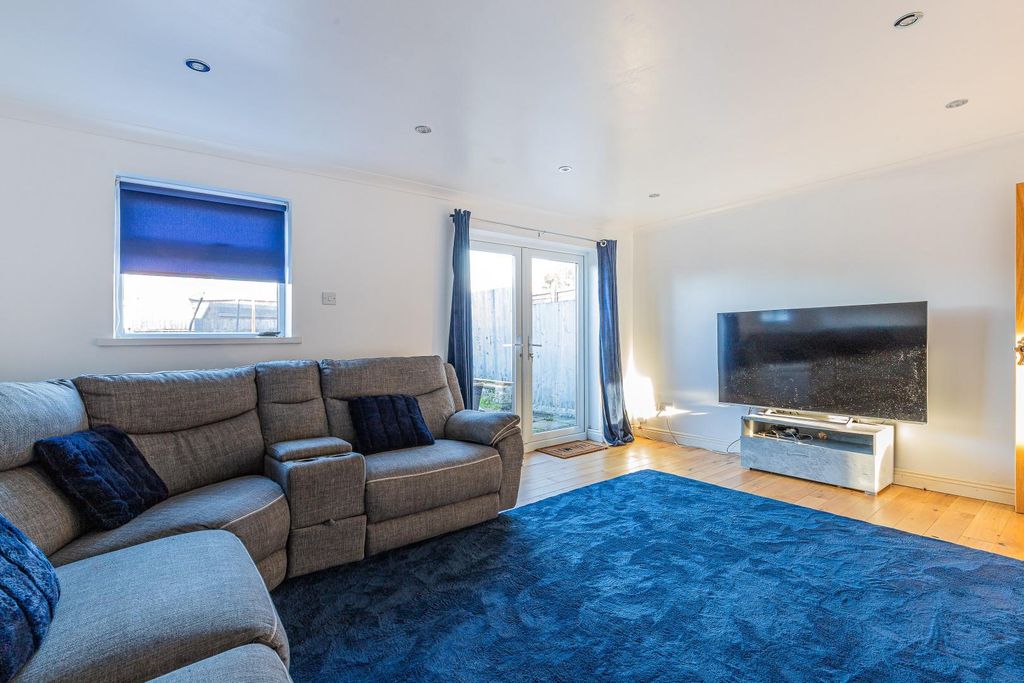 Additional image 6 of 3 bed semi-detached house for saleHeathcliffe Close, St. Mellons, Cardiff CF3