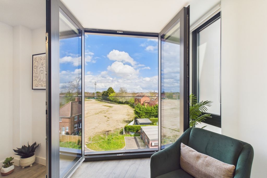 Additional image 15 of 2 bed flat for saleCity Gate, Eboracum Way, York, North Yorkshire YO31