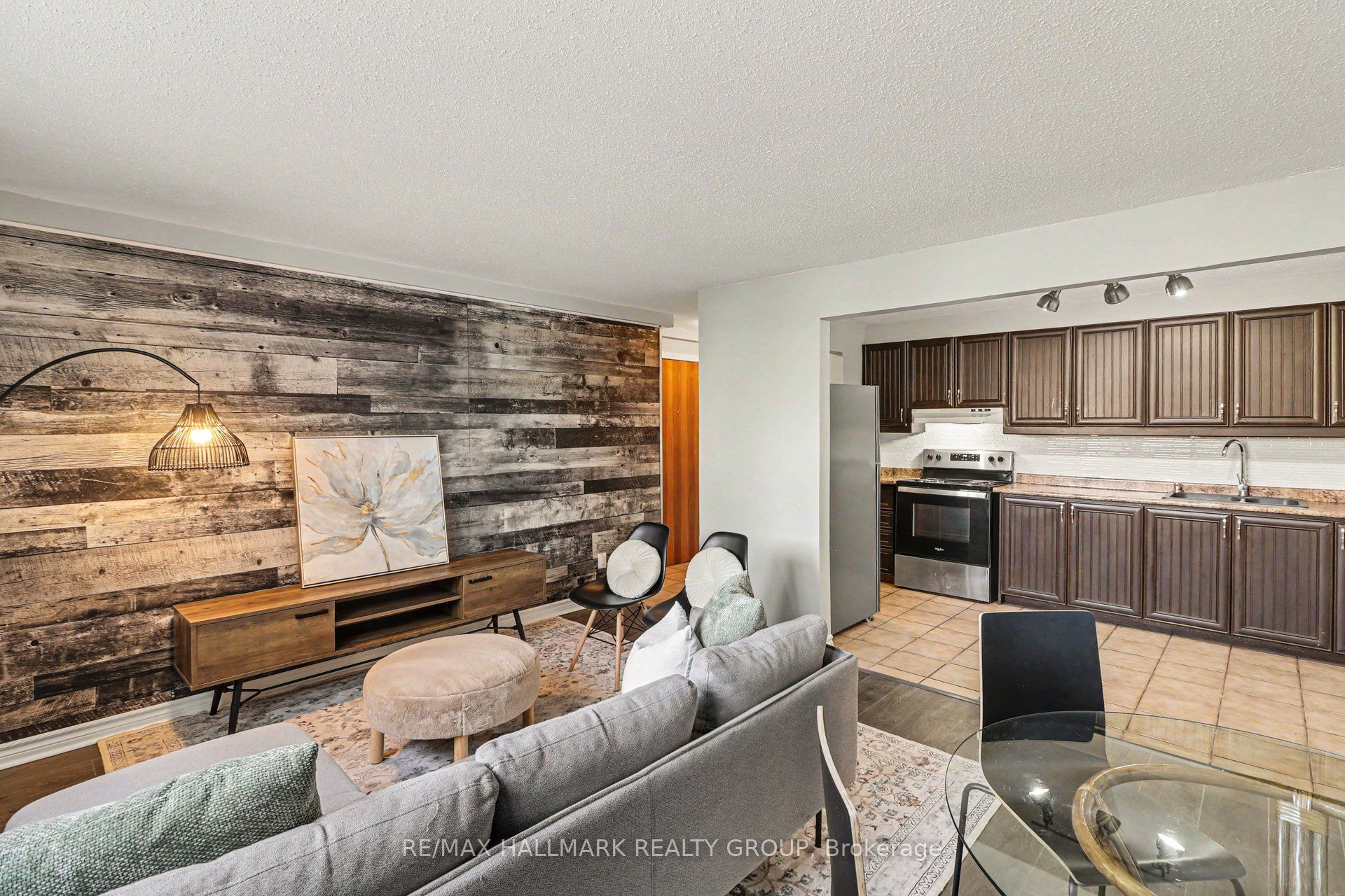 Additional image 5 of 2-898 Elmsmere Road, Ottawa, ON, K1J 7T6