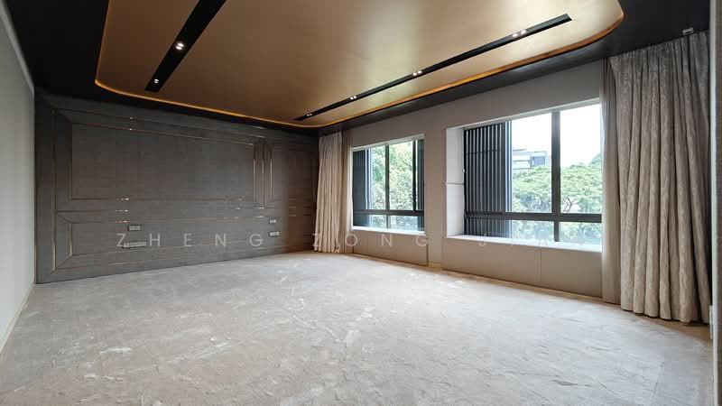 18 Nassim Hill photo 5