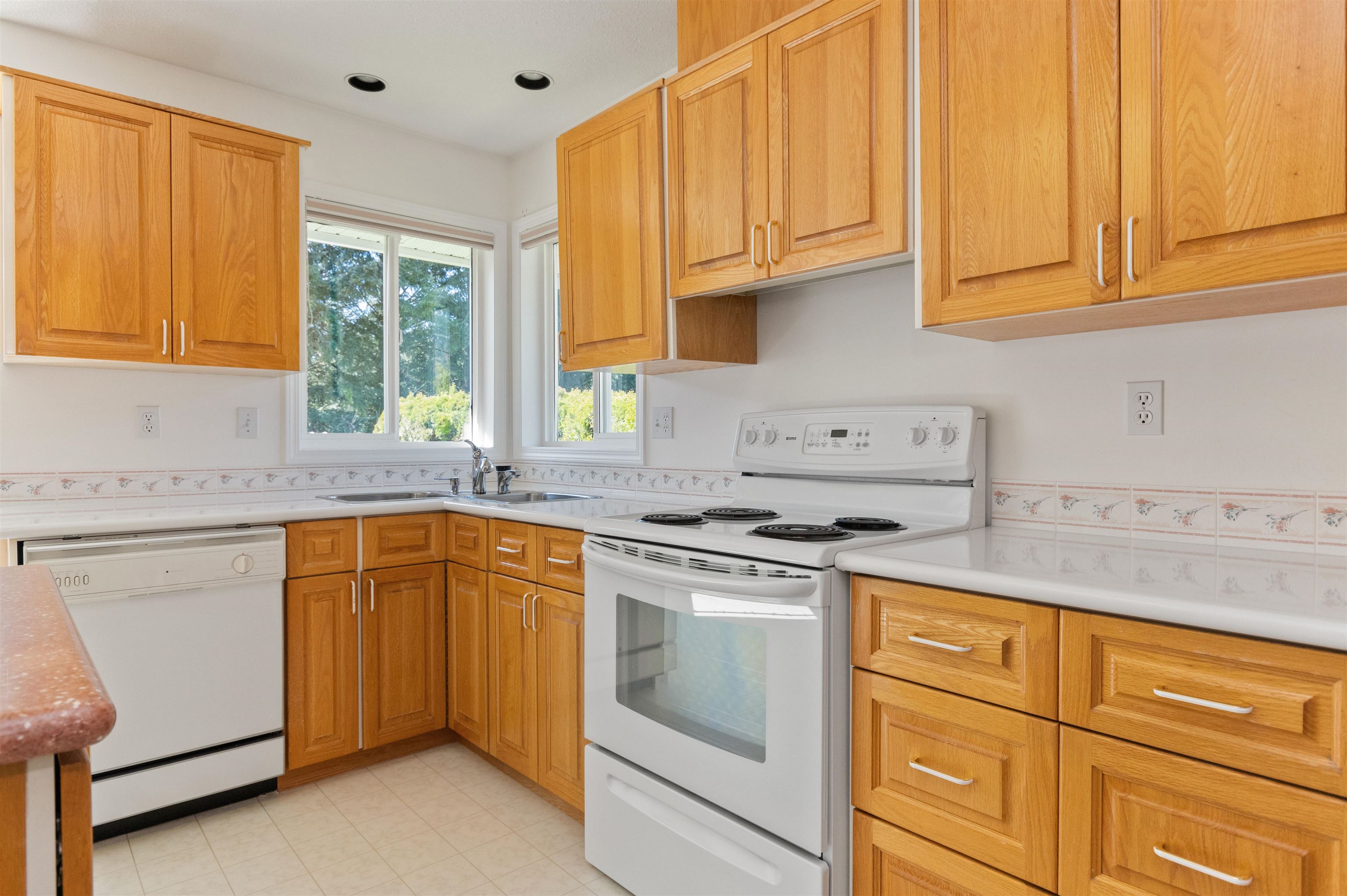 Additional image 3 of 21095 Swallow Place, Hope, BC, V0X 1L1