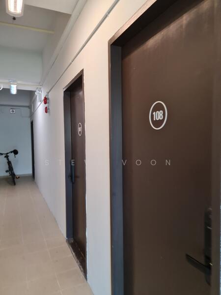 31 Boon Lay Dr photo 5