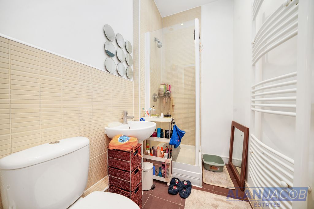 Additional image 10 of 2 bed flat for saleDerwent Court, Riverside Close, Romford RM1
