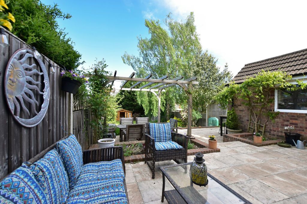 Additional image 37 of 4 bed semi-detached house for saleTibbs Hill Road, Abbots Langley WD5