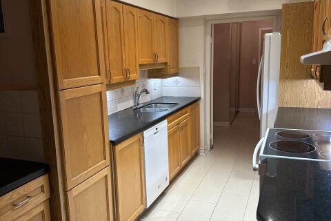 Additional image 8 of #107-11 Townsgate Drive, Vaughan, ON, L4J 8G4