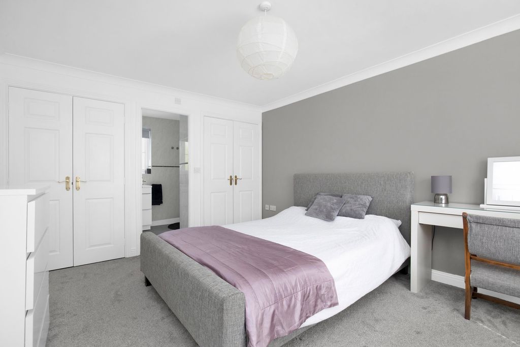 Additional image 18 of 5 bed detached house for saleConnaught Way, Alton GU34