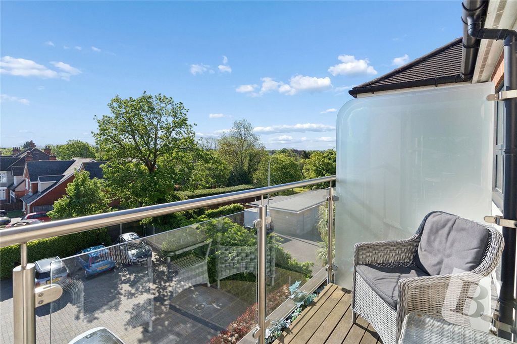 Additional image 5 of 2 bed flat for saleDeyncourt Gardens, Upminster RM14