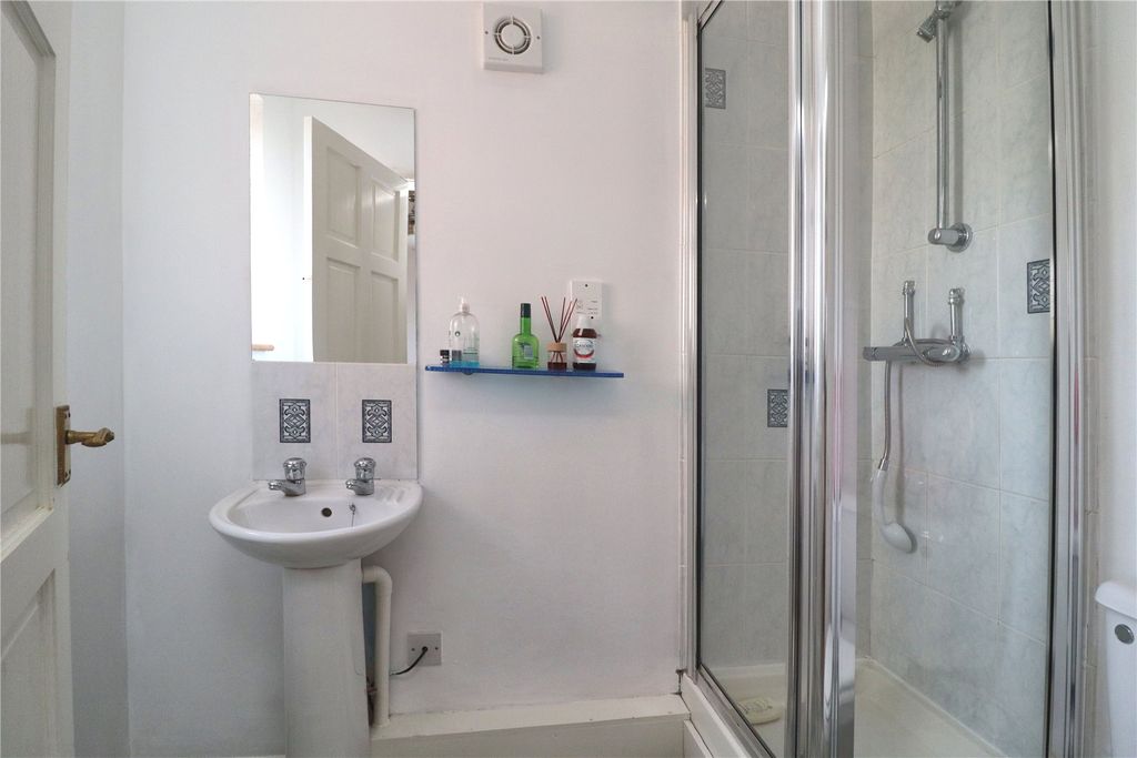 Additional image 9 of 3 bed end terrace house for saleWoking, Surrey GU21