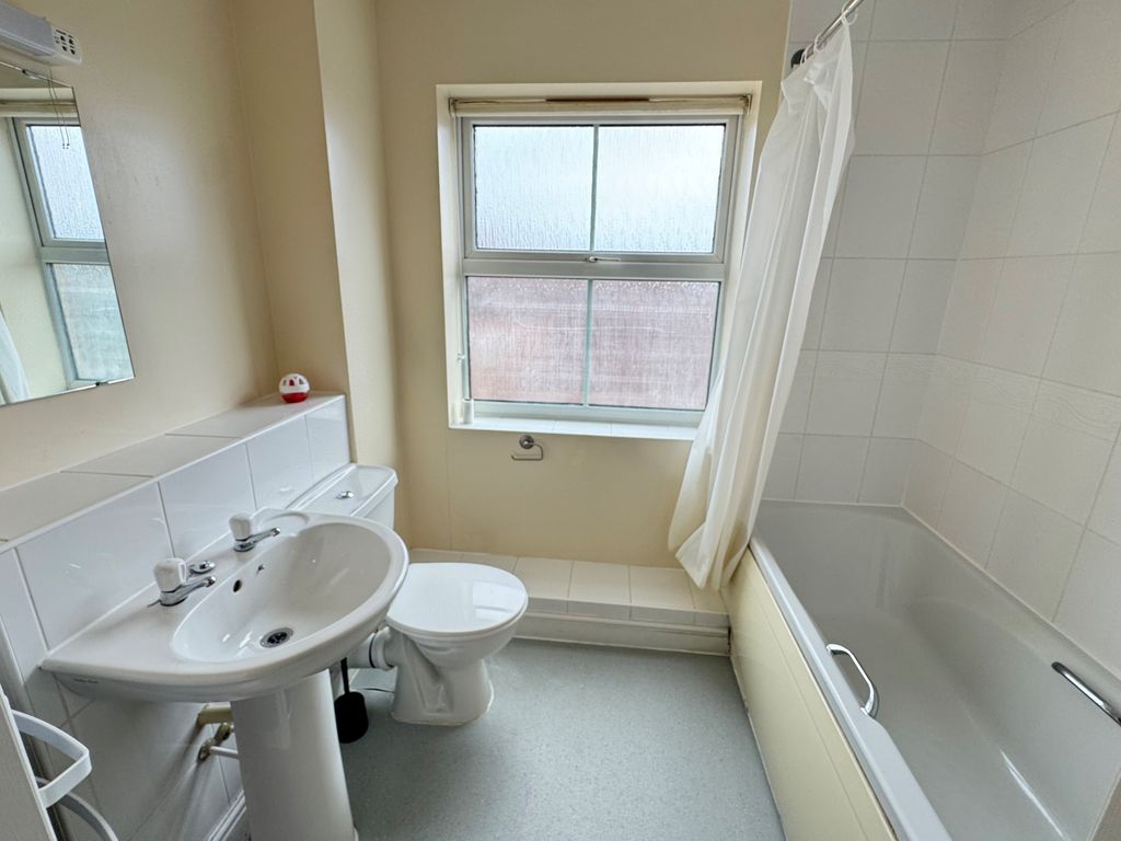 Additional image 10 of 2 bed flat for saleRiverside Drive, Lincoln LN5
