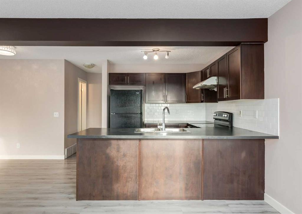 Additional image 4 of 14 Pantego Lane NW, Calgary, AB, T3K 0T1