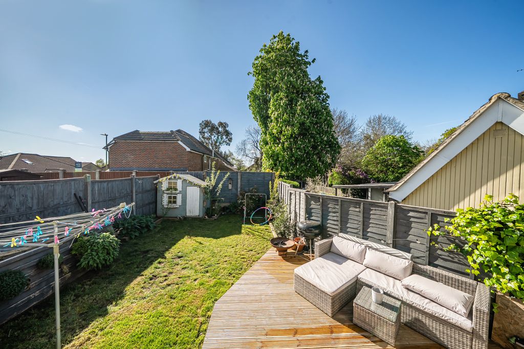 Additional image 14 of 4 bed semi-detached house for saleTrowley Rise, Abbots Langley, Hertfordshire WD5