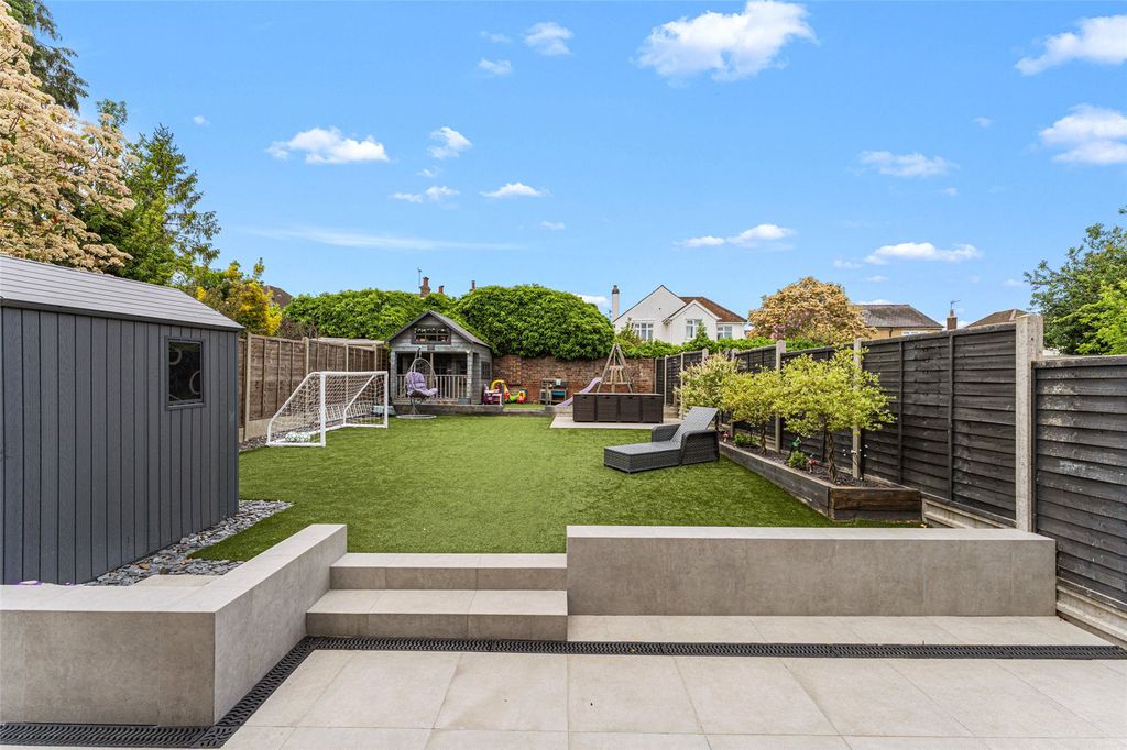 Additional image 14 of 4 bed semi-detached house for saleFollett Drive, Abbots Langley, Hertfordshire WD5