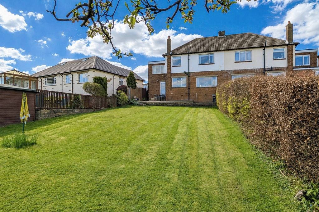 4 bed terraced house for saleLaverock Lane, Brighouse, West Yorkshire HD6