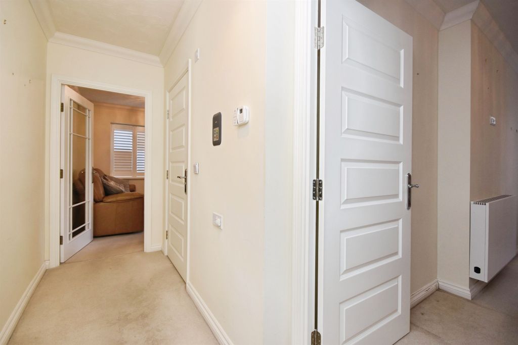 Additional image 4 of 1 bed flat for saleLaindon Road, Billericay CM12