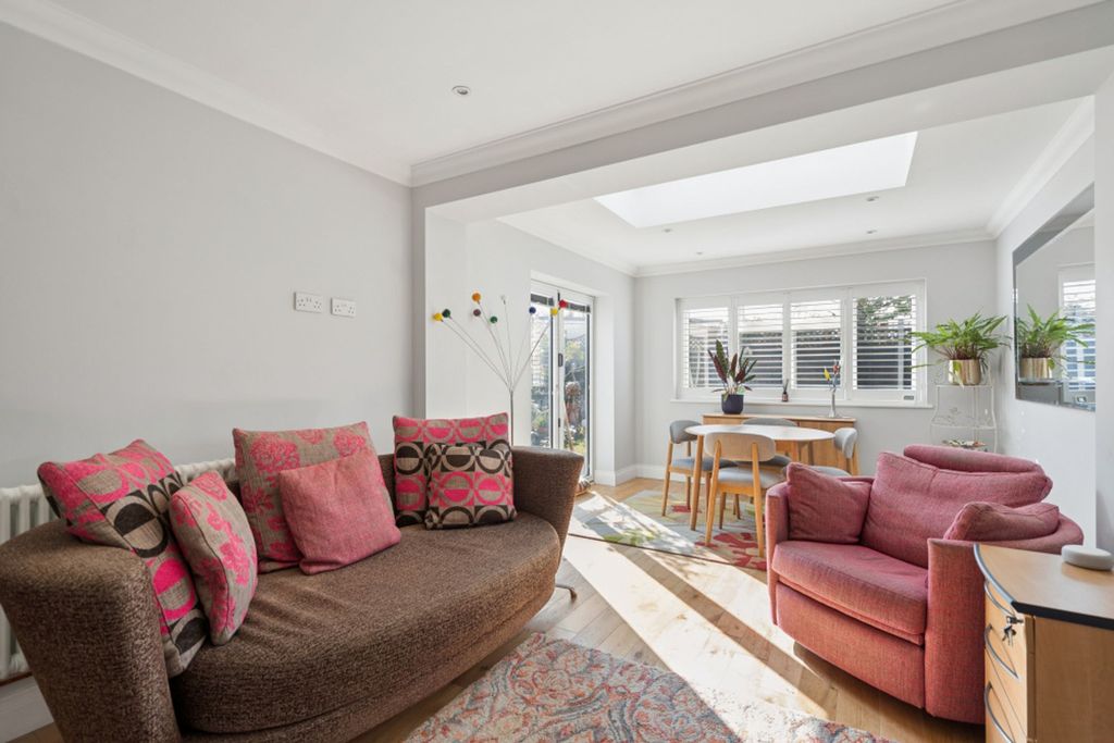 Additional image 6 of 2 bed detached bungalow for saleCompton Place, Watford WD19