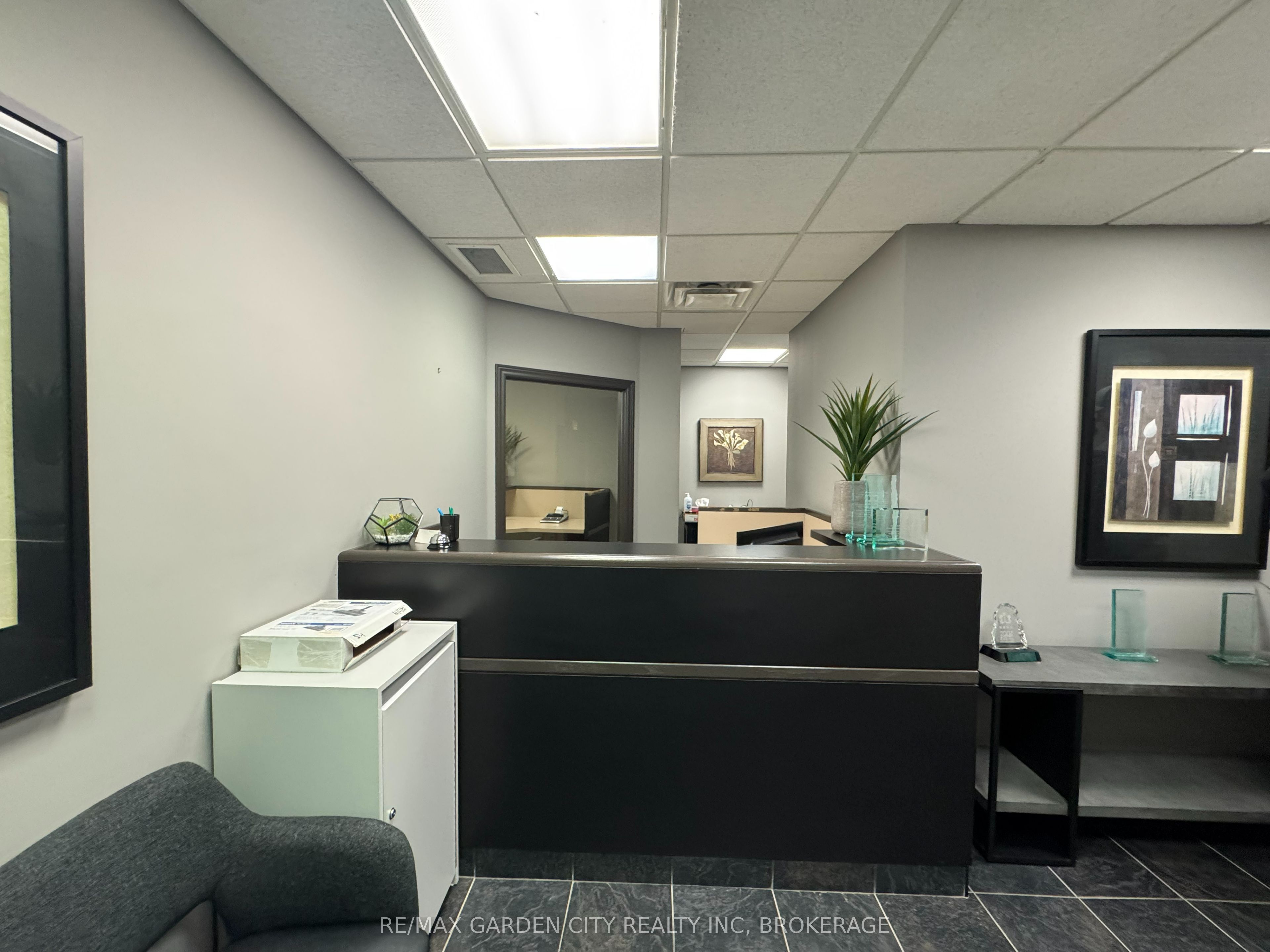 Additional image 3 of 2nd floor-236 Glenridge Avenue, St. Catharines, ON, L2T 3J9