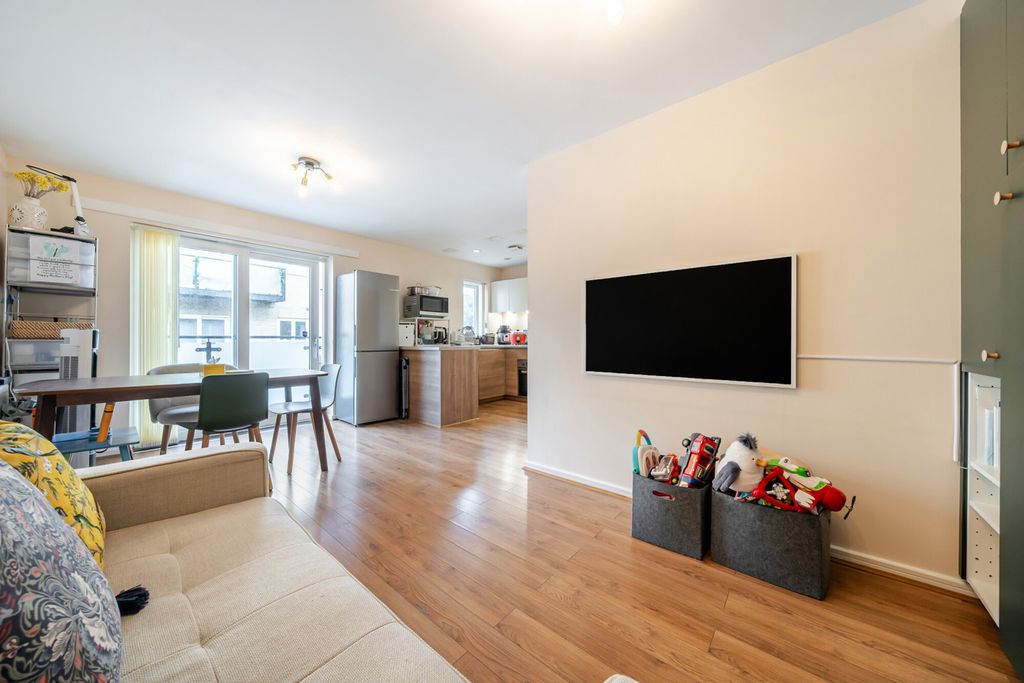 2 bed flat for saleTalehangers Close, Bexleyheath DA6 photo 2
