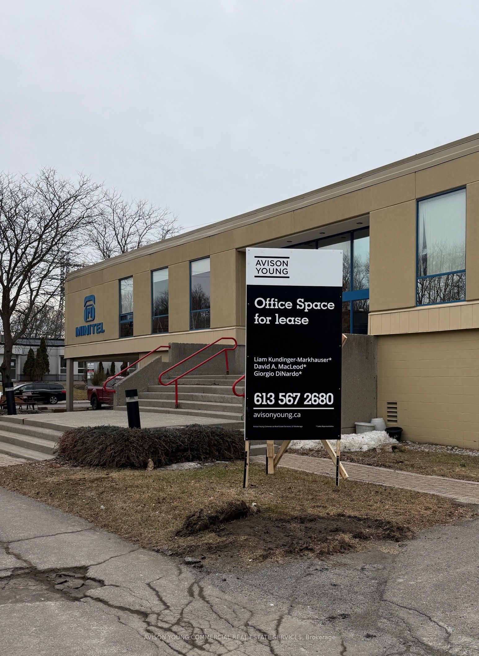 203-1775 Courtwood Crescent, Ottawa, ON, K2C 3J2