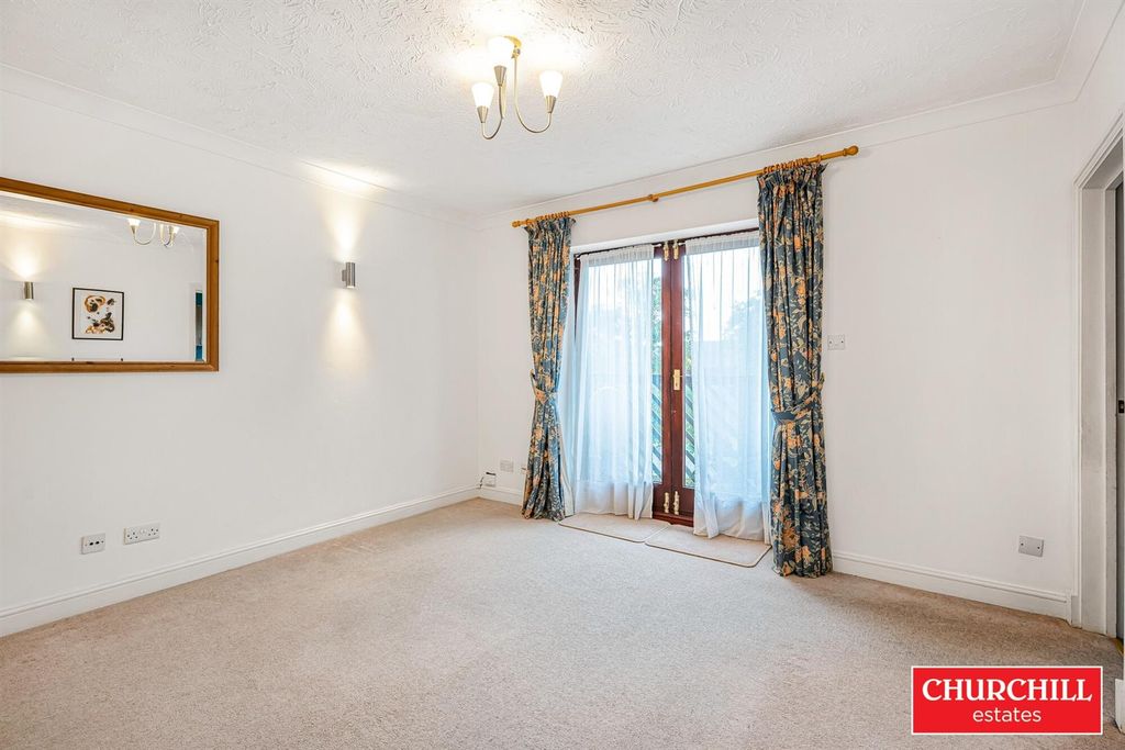 Additional image 6 of 2 bed flat for saleBoleyn Court, Epping New Road, Buckhurst Hill IG9