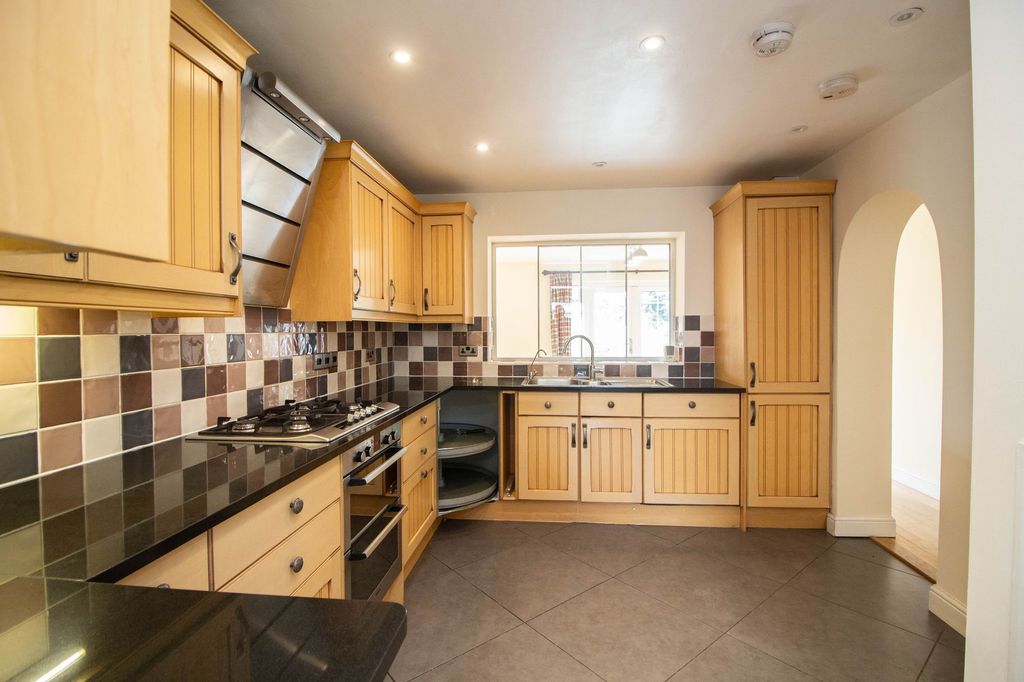 Additional image 7 of 4 bed link detached house for saleFoxleys, Carpenders Park, Watford WD19