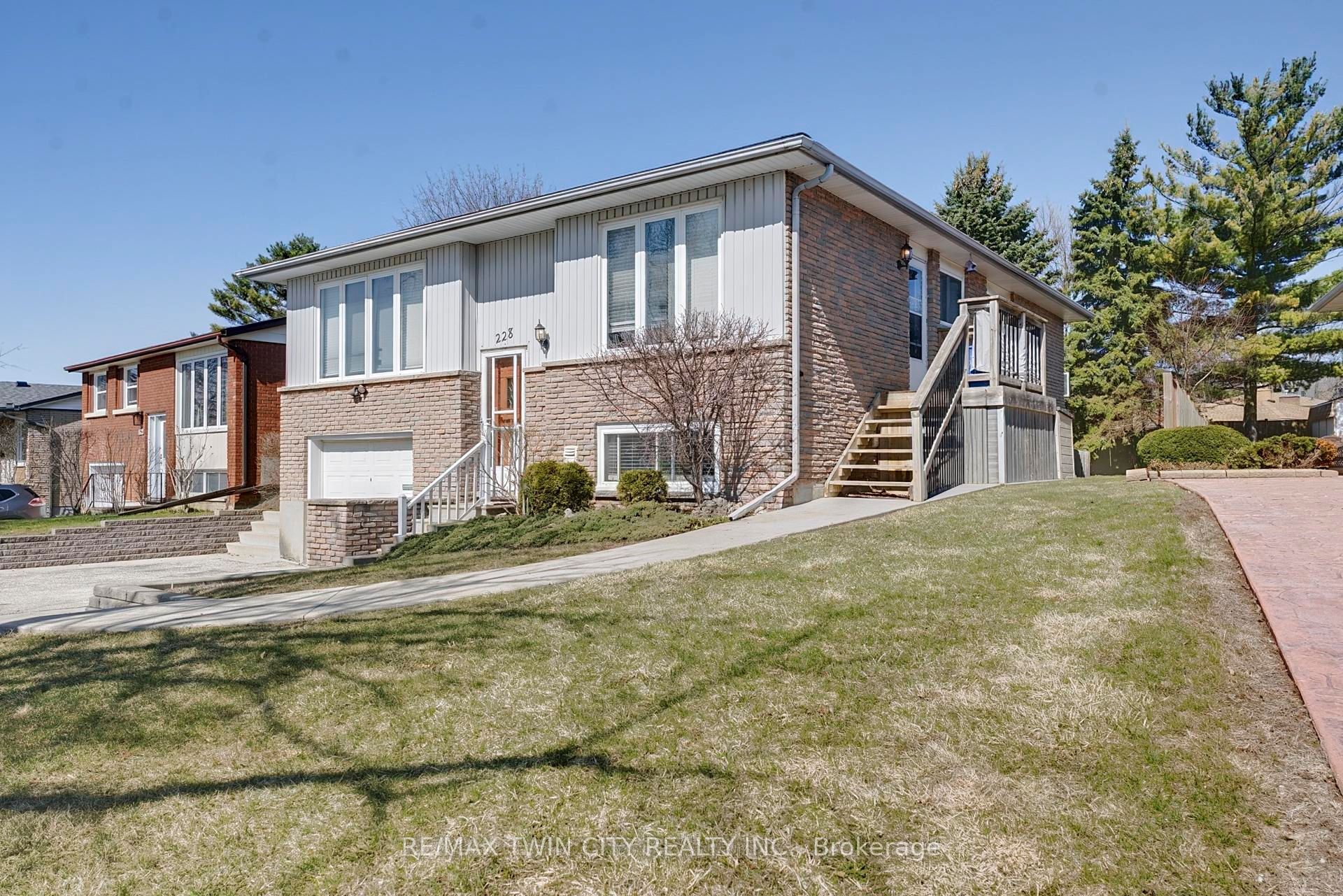 Additional image 2 of 228 Holborn Drive, Kitchener, ON, N2A 2E8