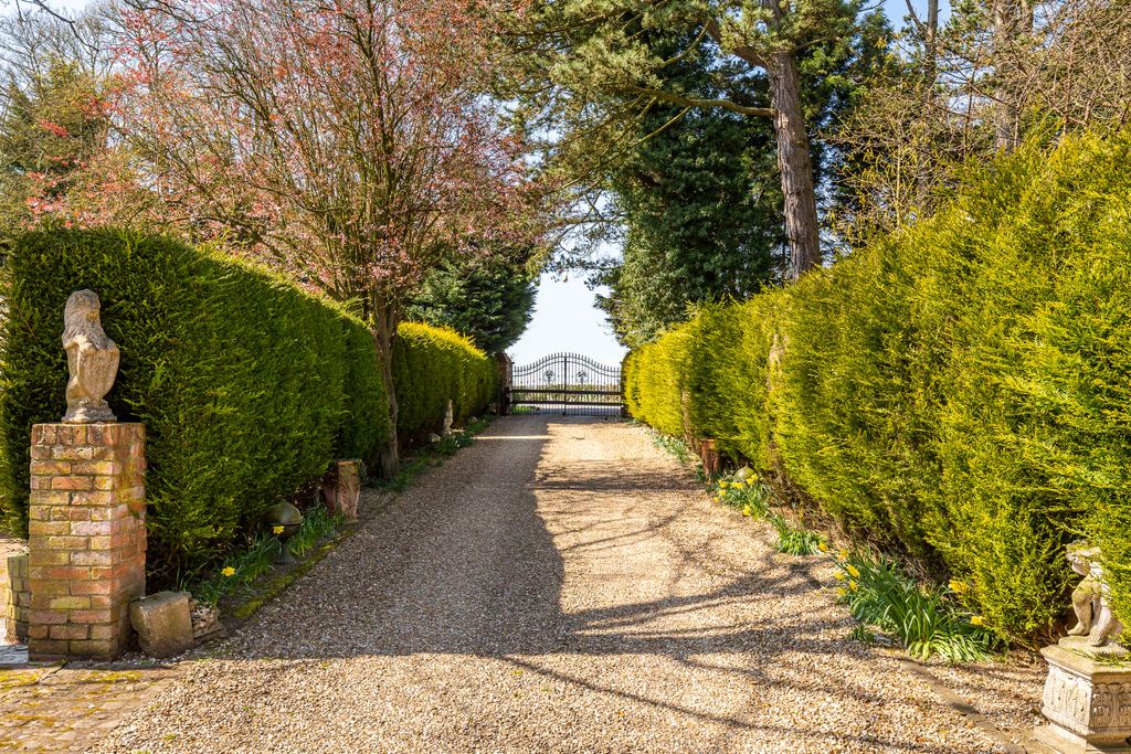 Additional image 4 of 5 bed detached house for saleMaltby House And Lodge, Raithby-Cum-Maltby LN11