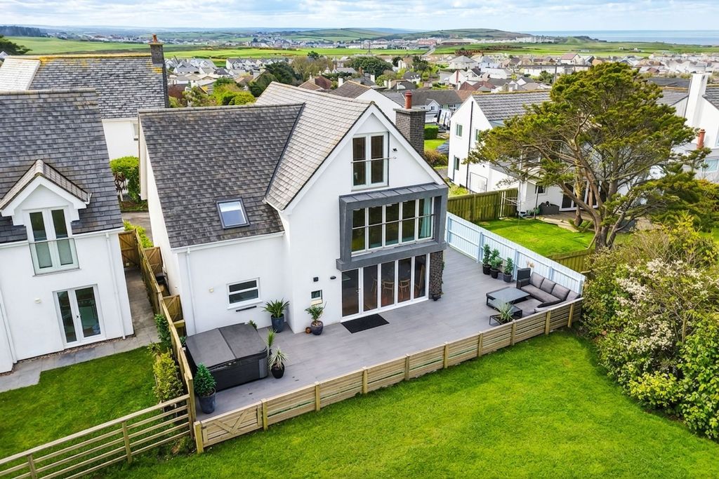 5 bed detached house for saleFenten Close, Bude EX23