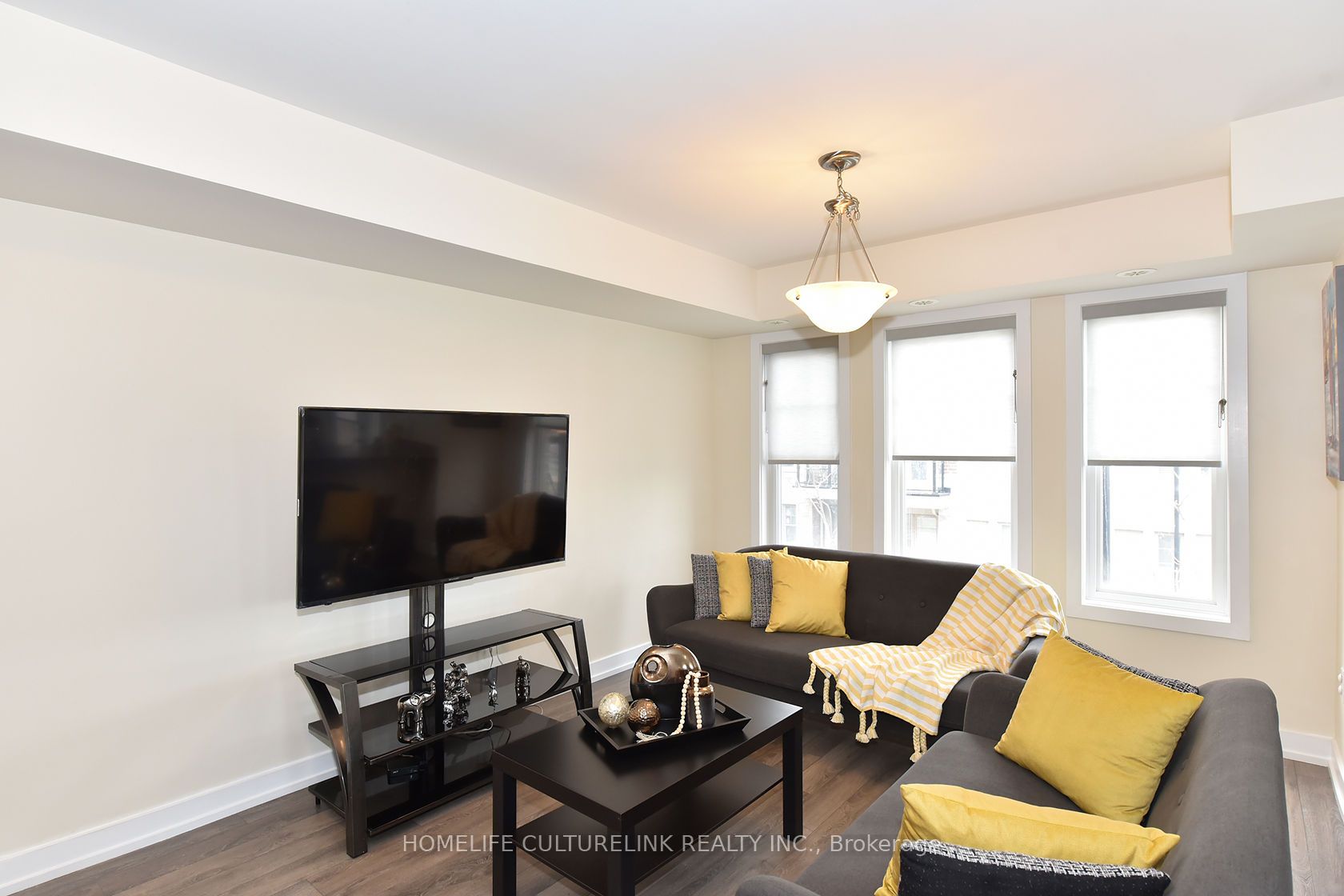 Additional image 4 of 89-100 Parrotta Drive, Toronto, ON, M9M 0B5