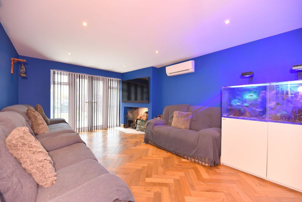 Additional image 13 of 5 bed detached house for saleDevon Drive, Biggleswade SG18