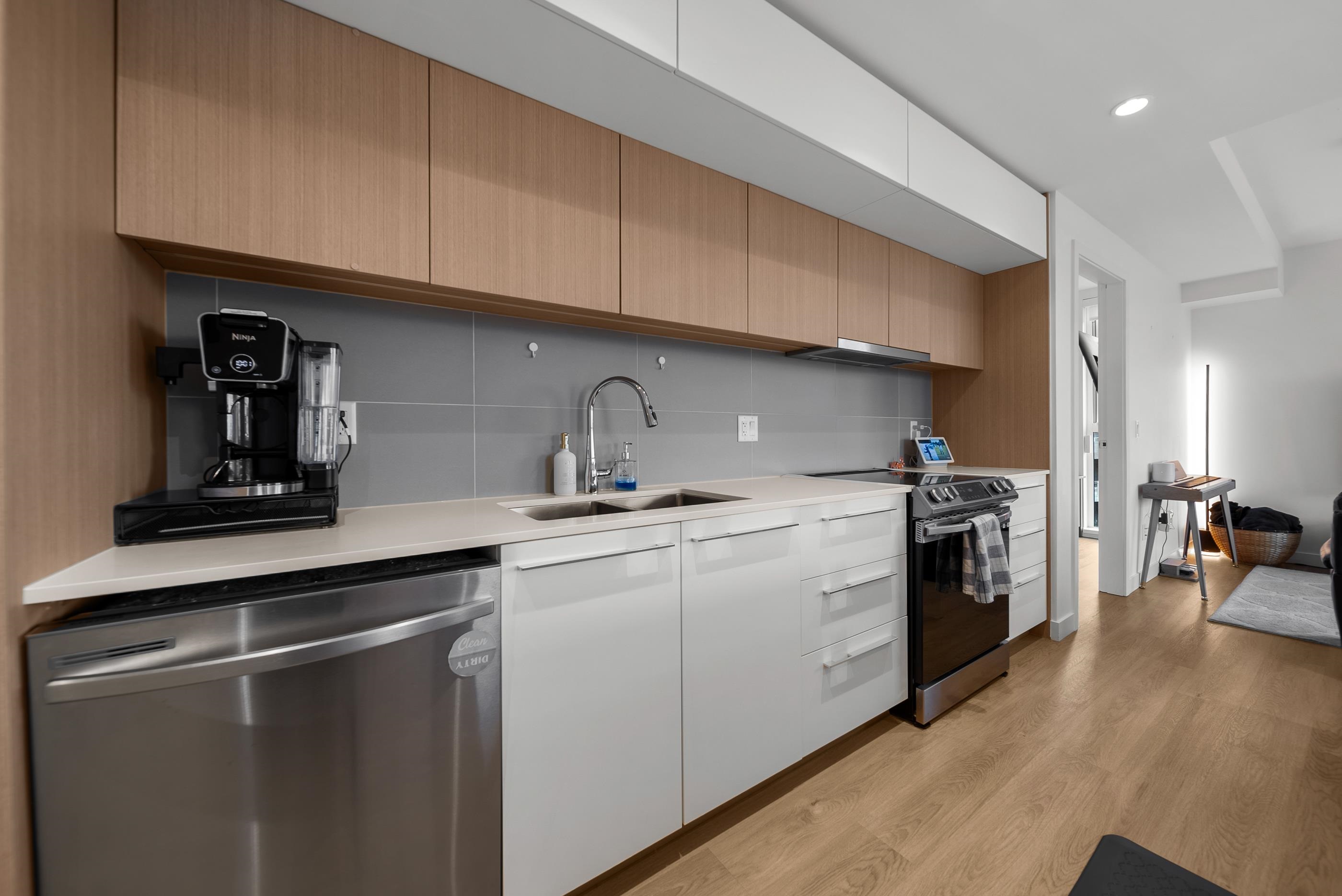 Additional image 6 of 305-9580 Tower Road, Burnaby, BC, V5A 0G5