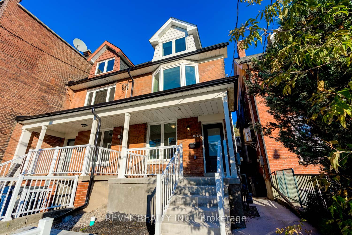 BSMT-1064 College Street, Toronto, ON, M6H 1A9