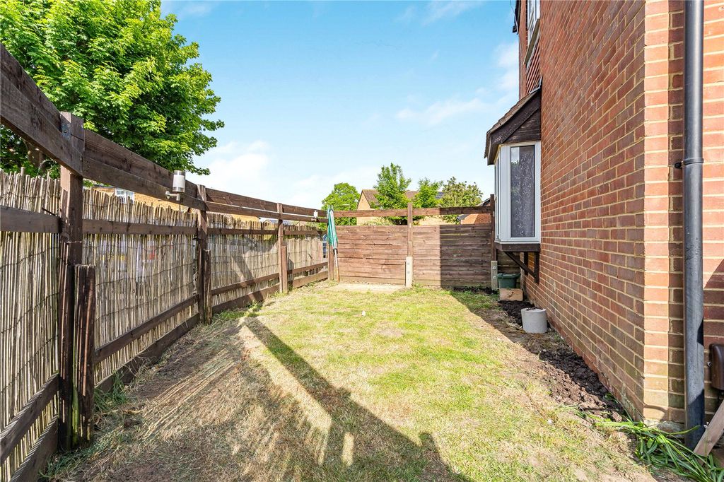 Additional image 5 of 1 bed semi-detached house for saleBitterne Drive, Woking, Surrey GU21