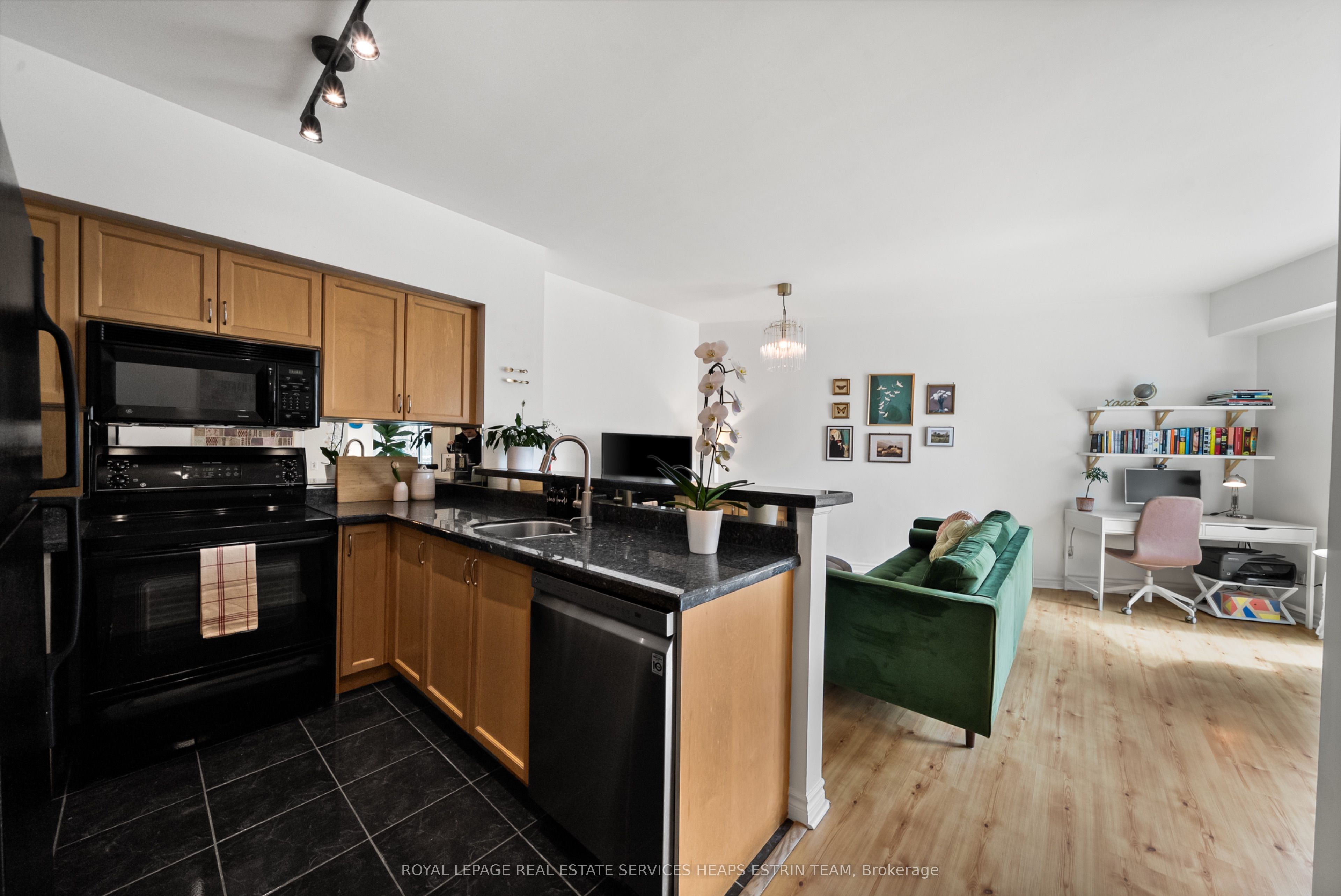 Additional image 6 of 223-5 Marine Parade Drive, Toronto, ON, M8V 4B4