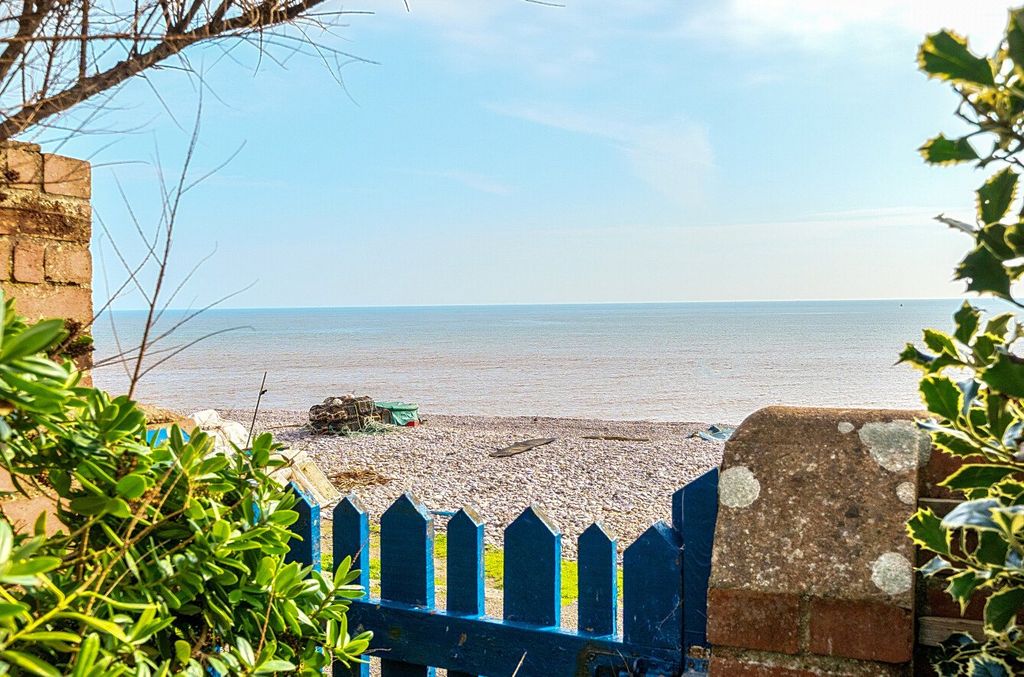 3 bed flat for saleBudleigh Salterton, Devon EX9 photo 2