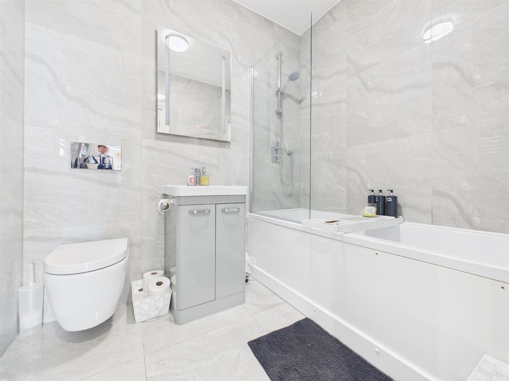 Additional image 7 of 2 bed flat for saleWard Street, Aston Reach, Aylesbury HP22
