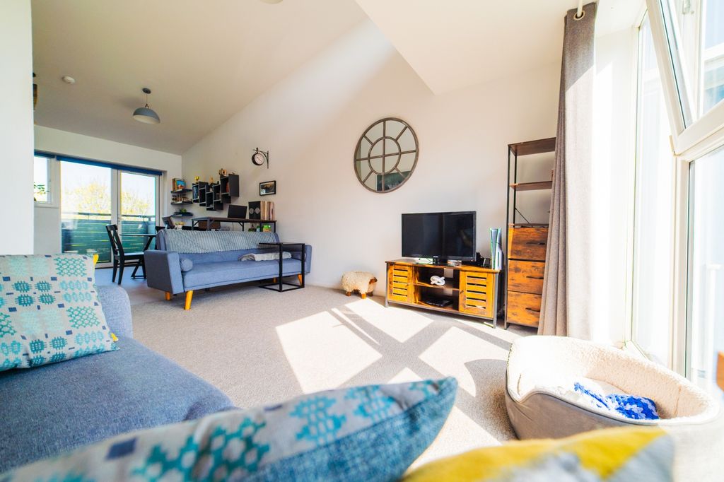Additional image 8 of 2 bed flat for saleJim Driscoll Way, Cardiff CF11