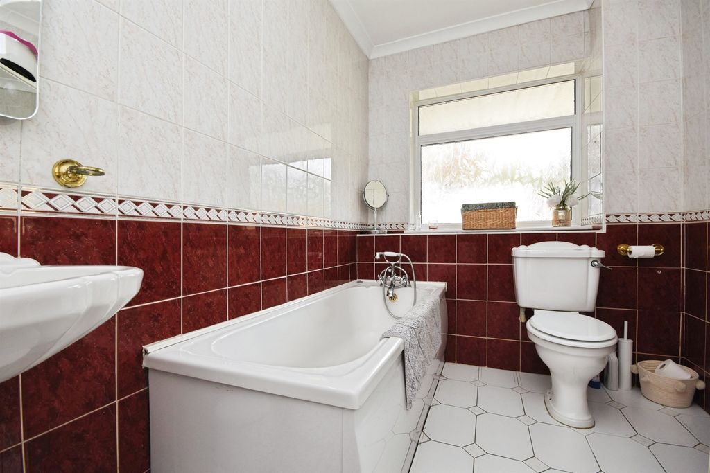 Additional image 23 of 4 bed detached house for saleNoak Hill Road, Billericay CM12