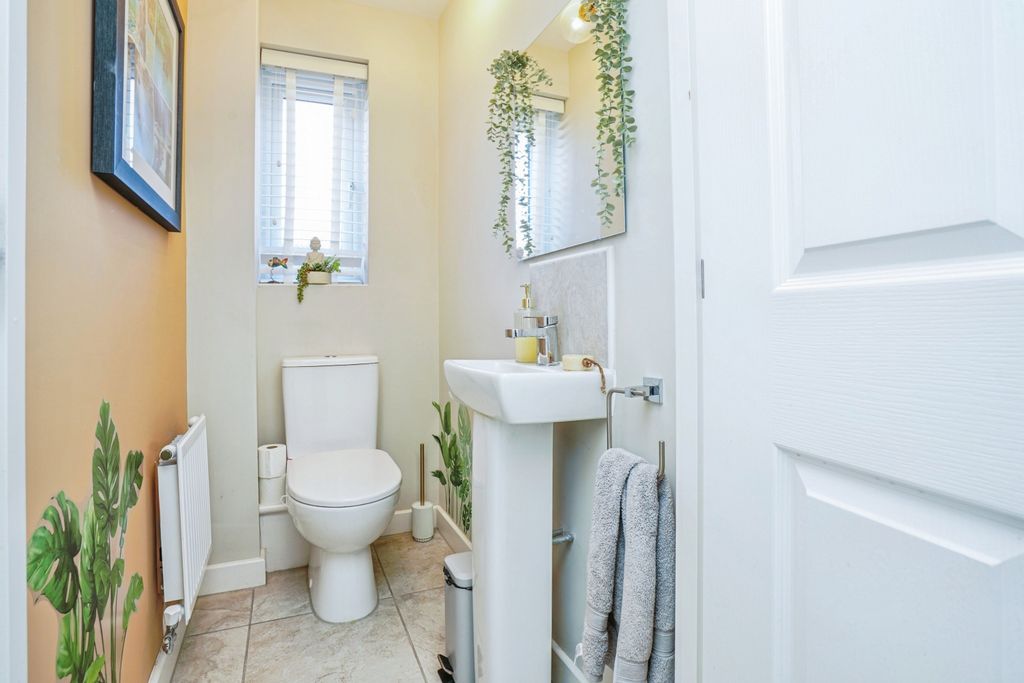 Additional image 15 of 3 bed semi-detached house for saleSwallow Crescent, Leeds LS12