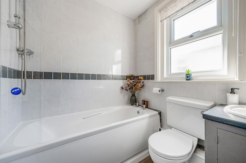 Additional image 13 of 1 bed maisonette for saleWeyhill Road, Andover SP10