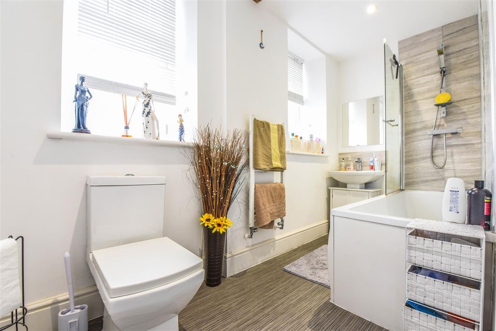 Additional image 4 of 1 bed flat for saleMarybrook Street, Berkeley GL13