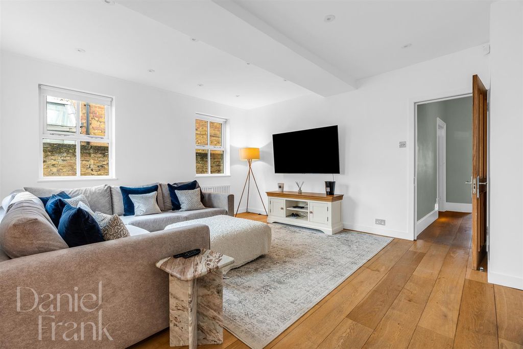 Additional image 3 of 4 bed semi-detached house for saleQueens Road, Buckhurst Hill IG9