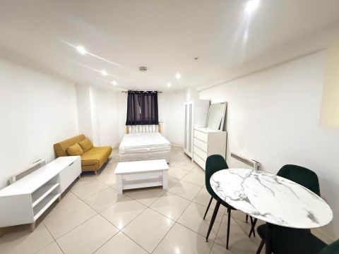 Culmington Road, London W13